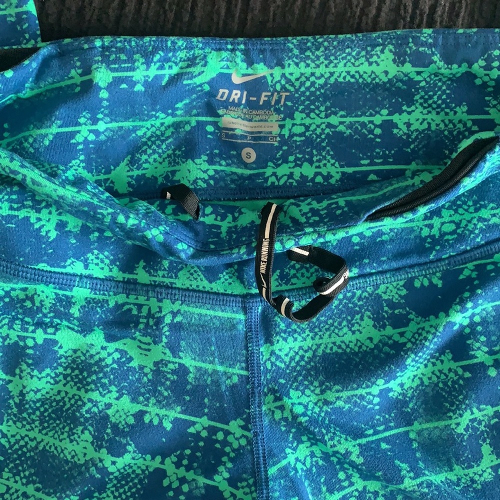 Nike Dri-Fit - Picture 2 of 2